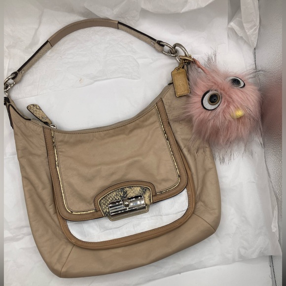 Coach Soho Beige and White Leather Shoulder Bag Charm kristin spectator Hobo - Picture 6 of 12